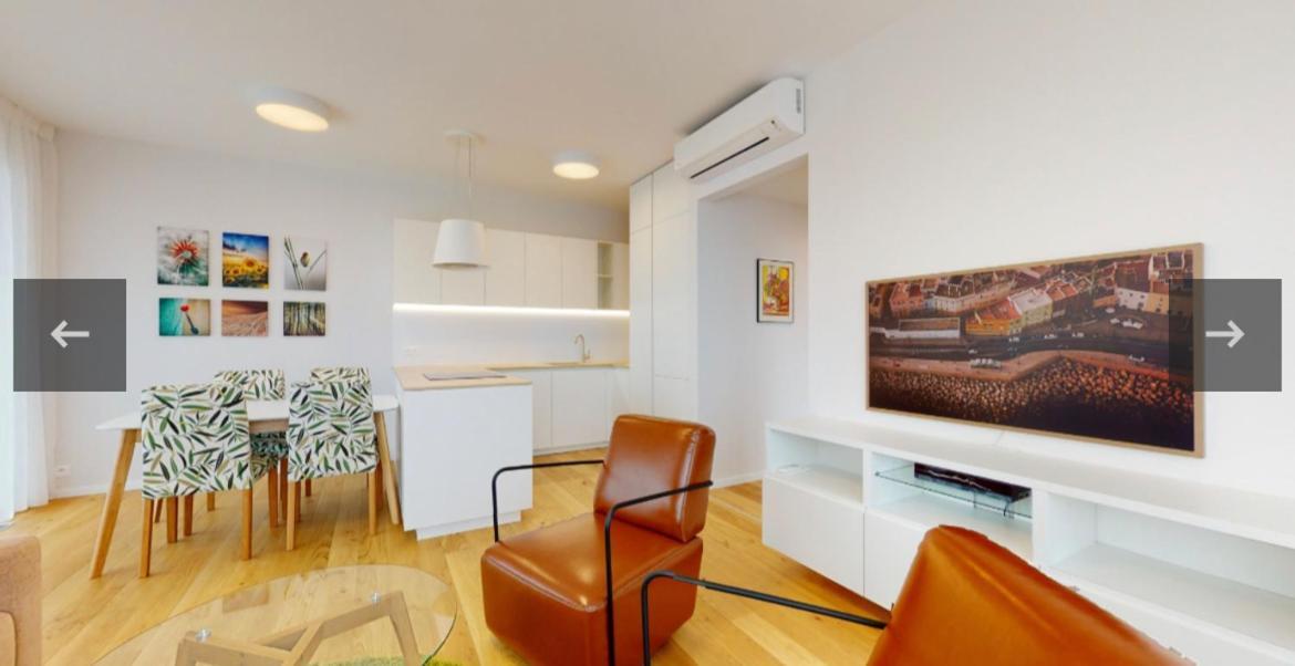 Stylish With Stunning View Possibility Of Parking Apartmán